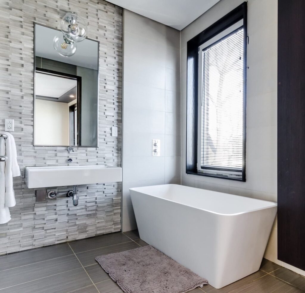 bathroom test image