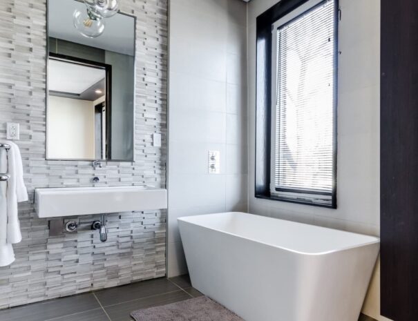 bathroom test image