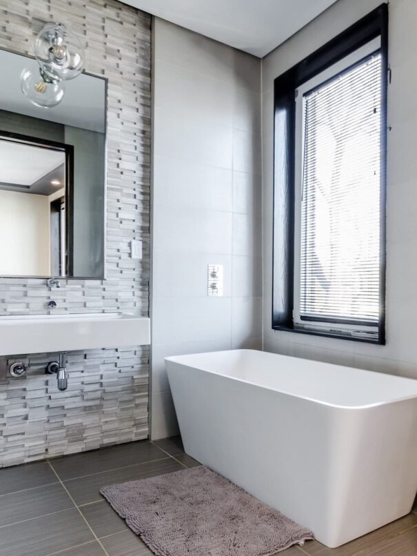 bathroom test image